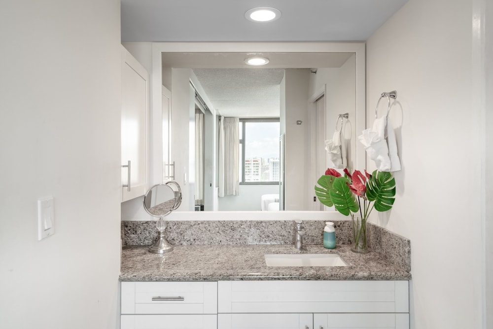 Waikiki Banyan Condo Located One Block From Waikiki Beach by Koko Resort Vacation Rentals - photo 107
