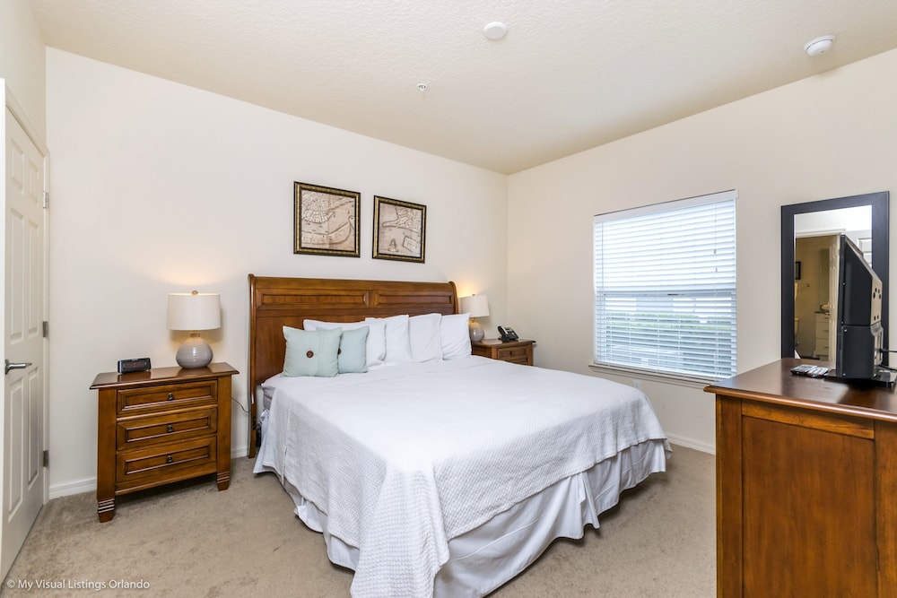 3 Bedrooms2 Bathrooms Lucaya Village 20 107 - featured photo
