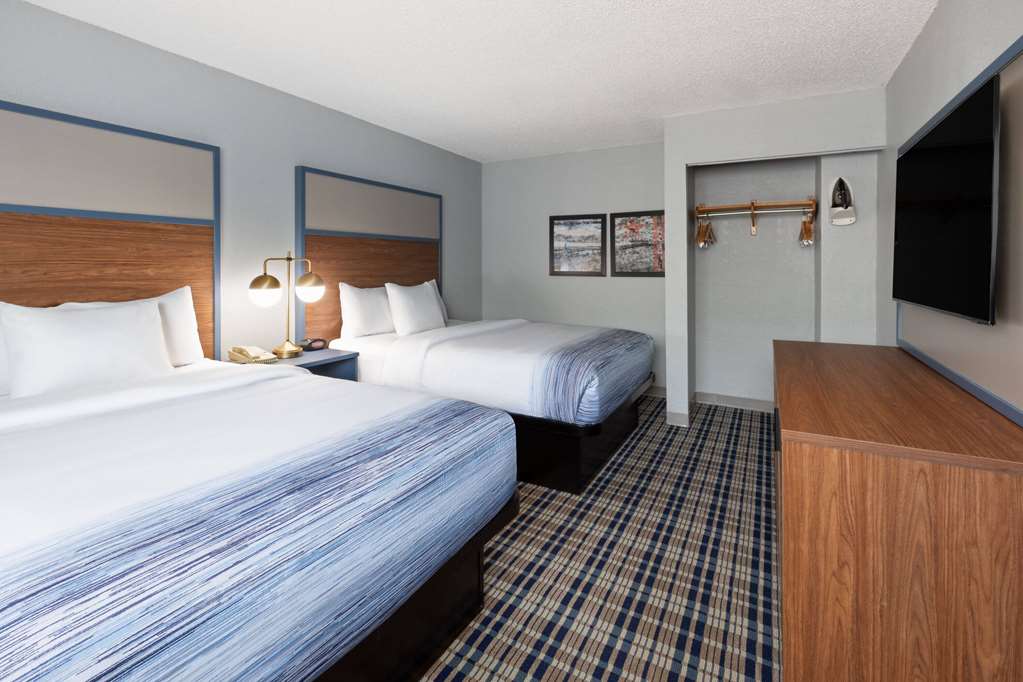 AmericInn by Wyndham Grinnell - photo 30