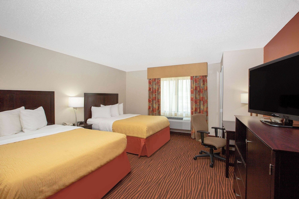 AmericInn by Wyndham Muscatine - photo 26
