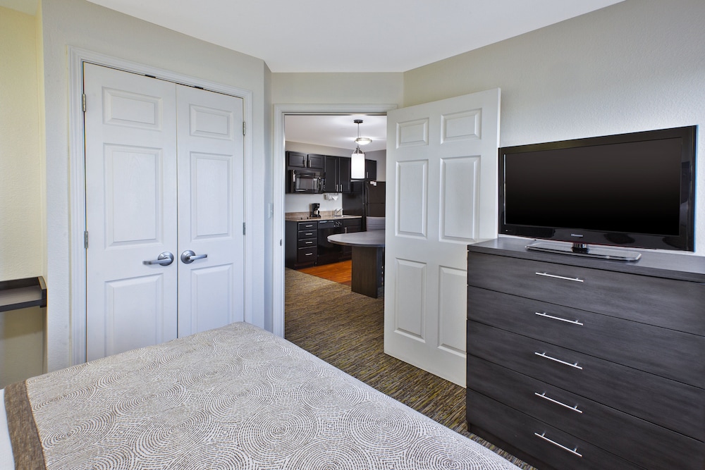 Candlewood Suites Indianapolis Airport by IHG - photo 7