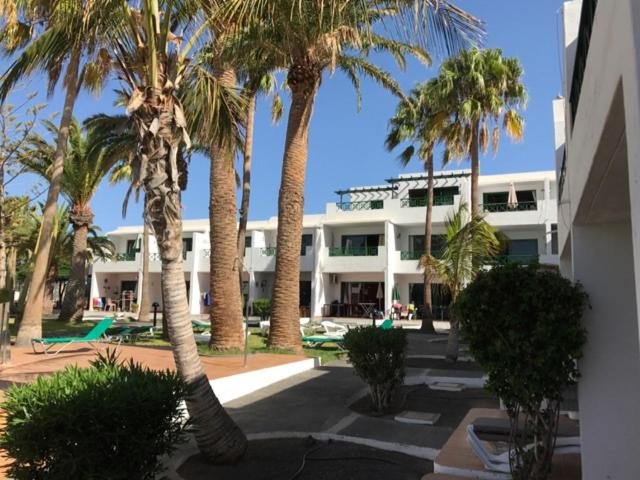 Paradise Club L28 & L29 — 4-Star Luxury Hotel in Puerto Del Carmen, Spain