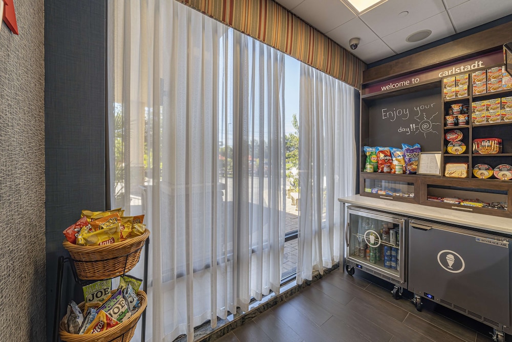 Hampton Inn Carlstadt At The Meadowlands - photo 31