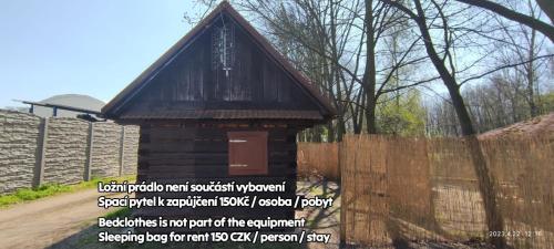 Roubenka Rybolov pro děti a dospělé — hotel in Lazne Bohdanec