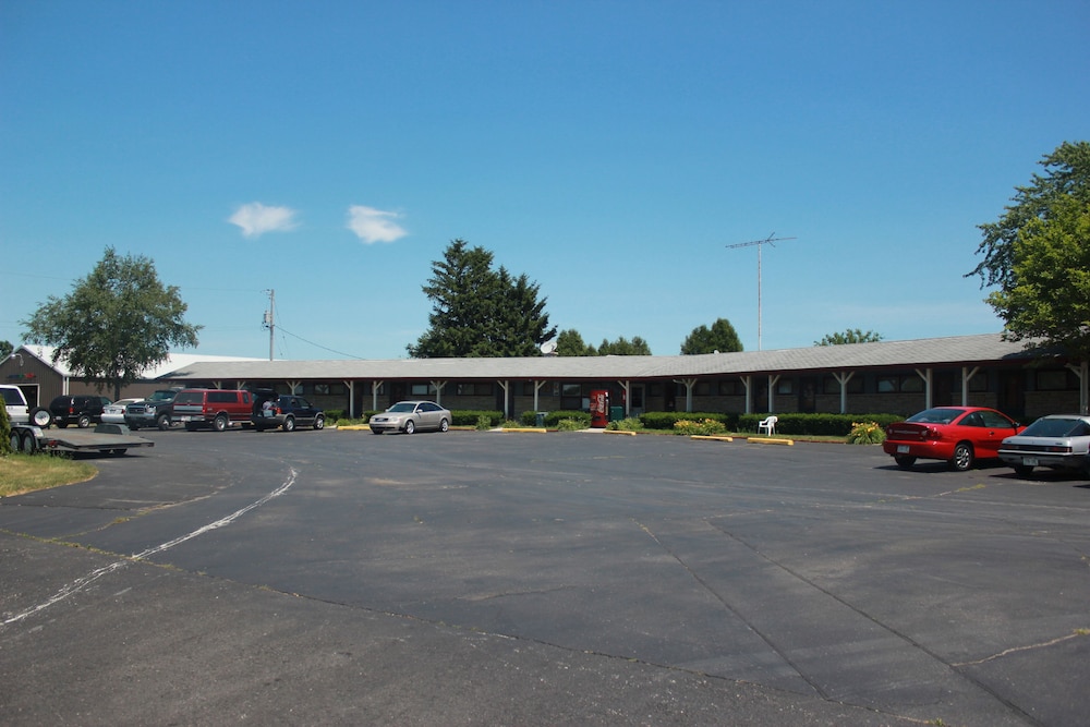 Wisconsin Aire Motel By OYO Random Lake - photo 28