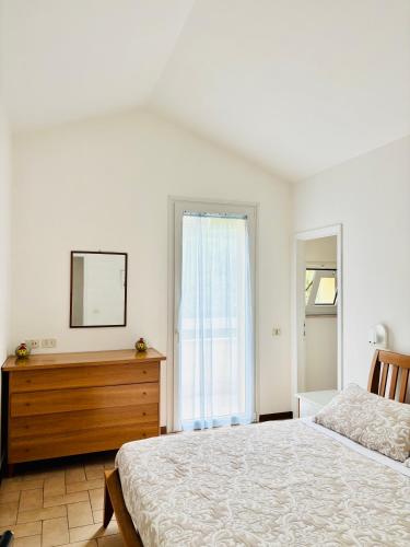 ATTICO VISTA MARE con 2 camere da letto Residence azzurro G in Gabicce Mare, Italy