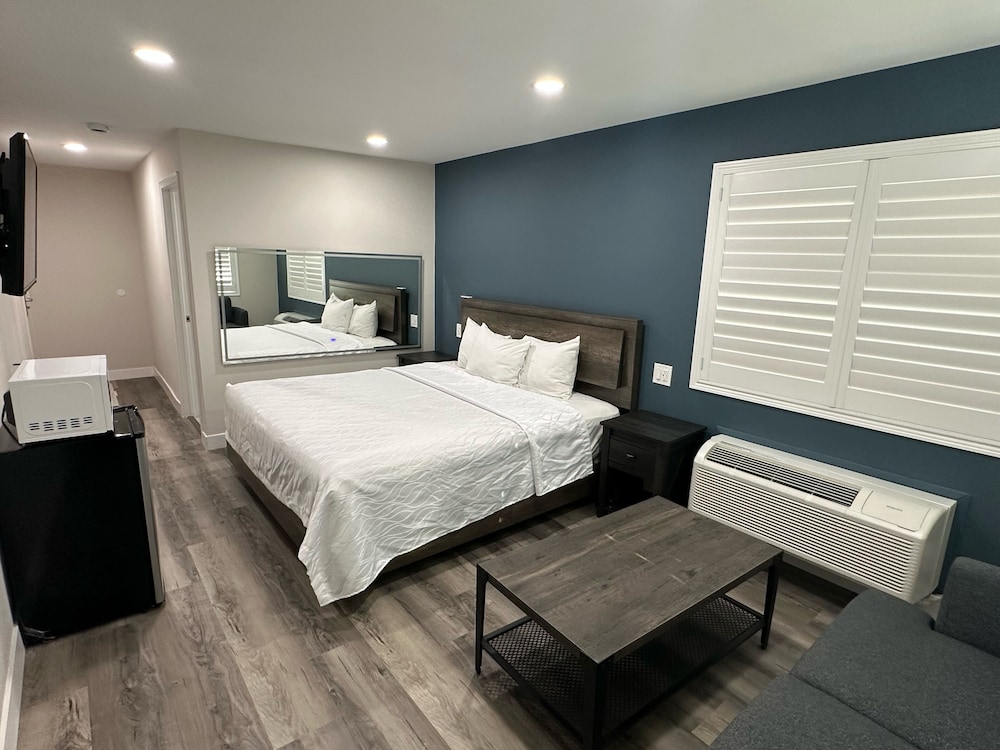Royale Inn Motel - photo 9