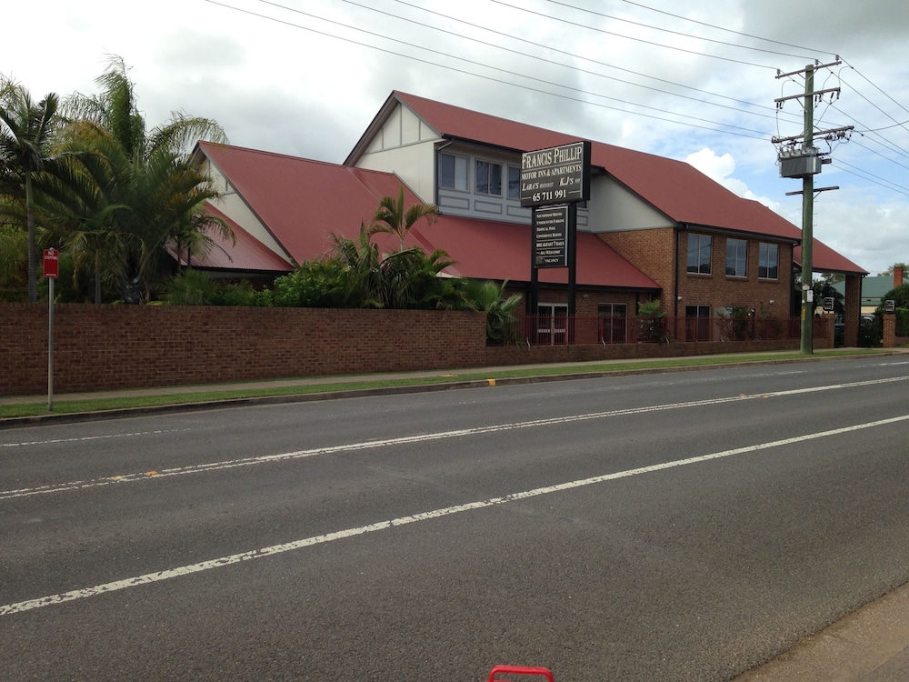Francis Phillip Motor Inn — Singleton
