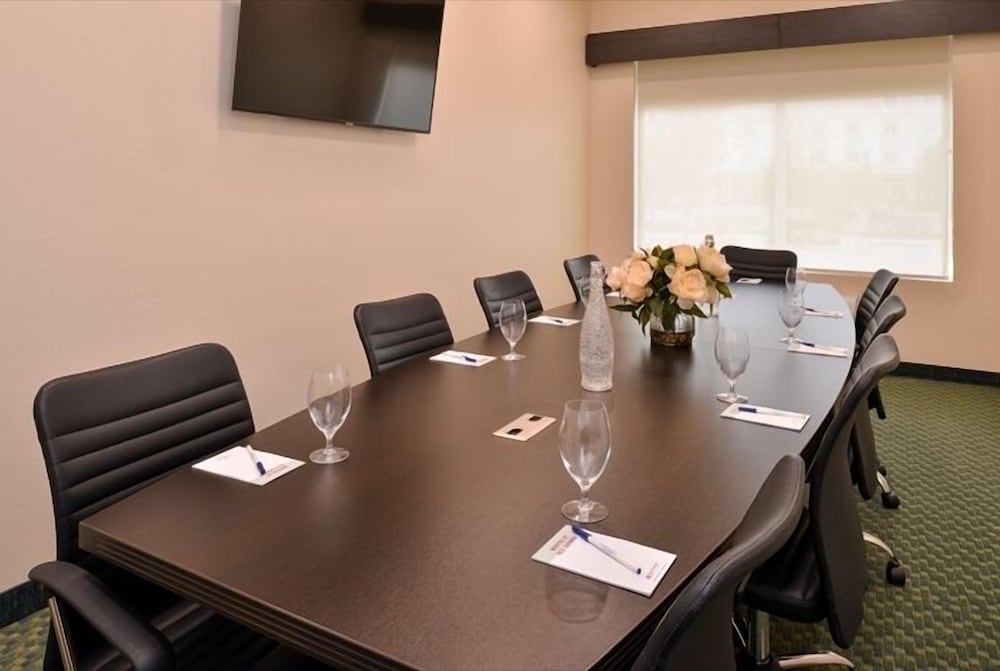 Candlewood Suites Austin Airport - photo 42