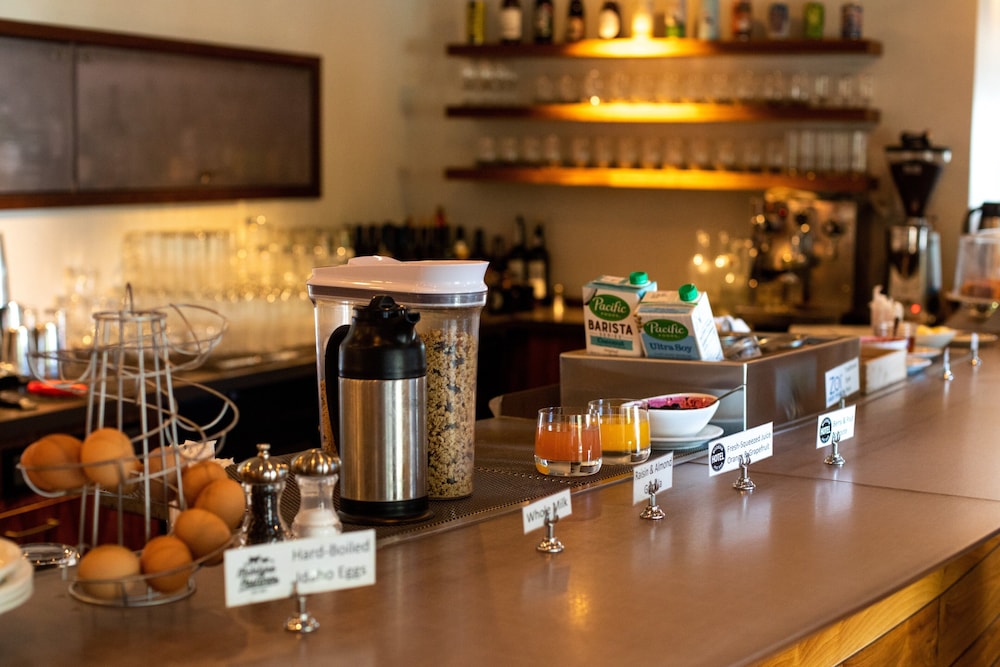 Modern Hotel - photo 5