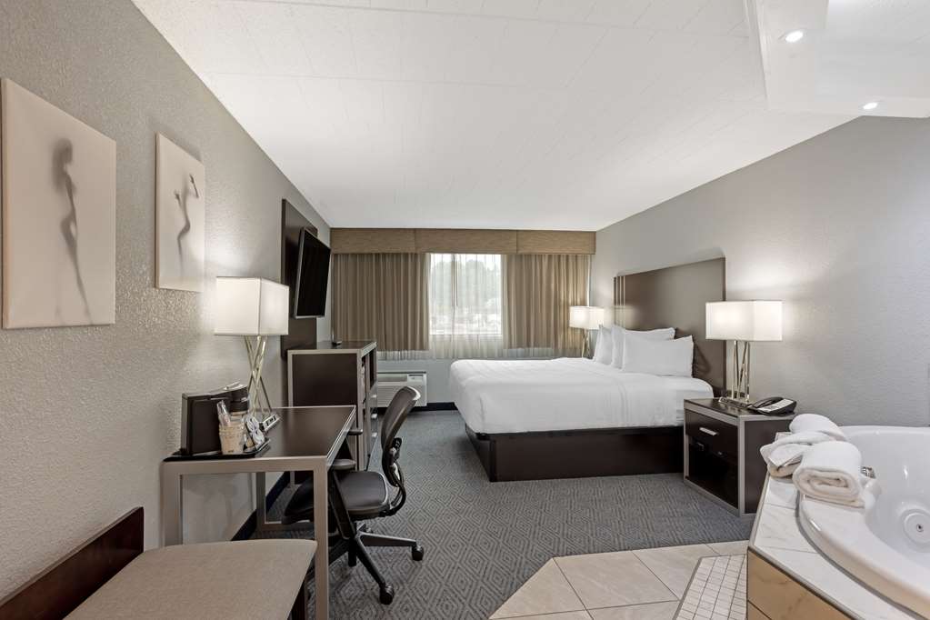 Best Western Plus Reading Inn & Suites - photo 33