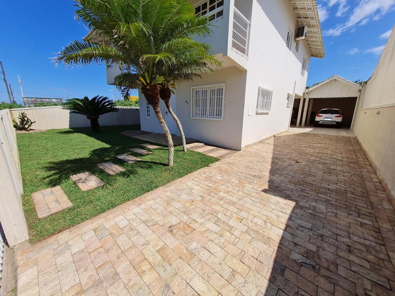 Ampla Casa Com 5 Quartos E Vista Para O Mar