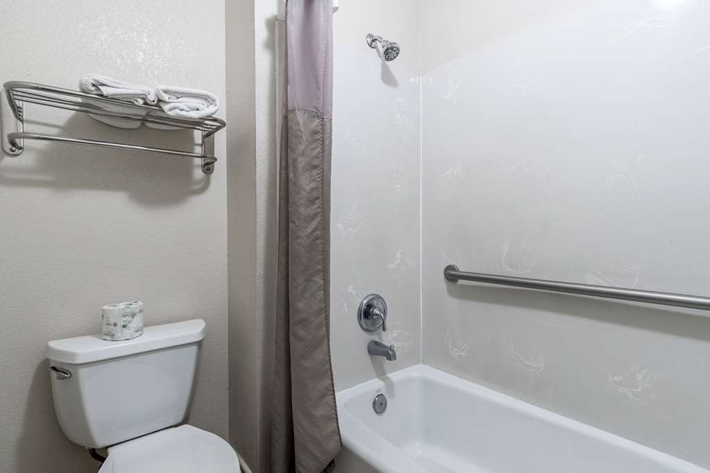 Motel 6 Kingsburg CA - photo 20