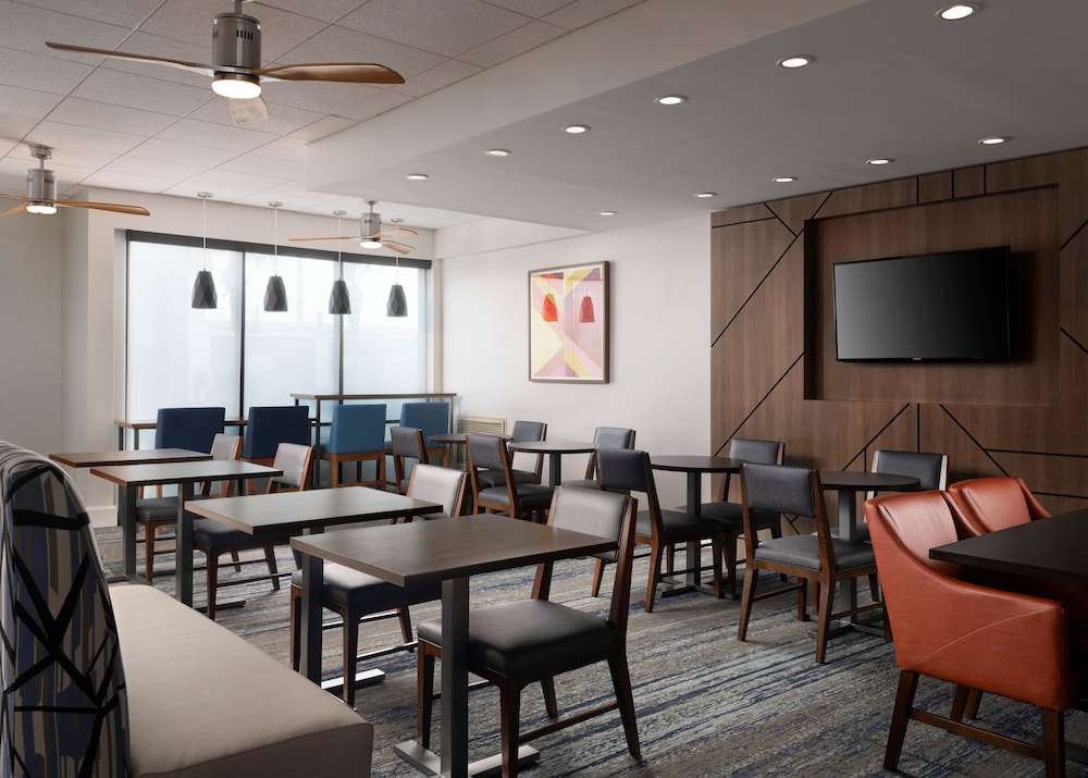 Holiday Inn Express & Suites New Orleans Airport South by IHG - photo 32