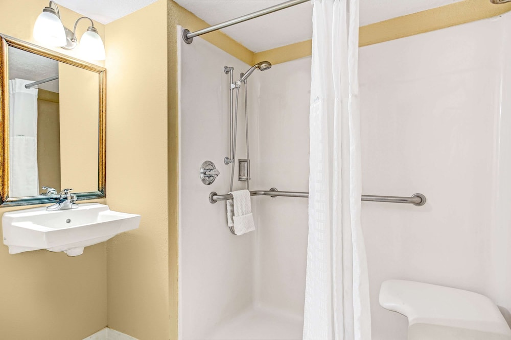 Days Inn by Wyndham York Alabama - photo 27