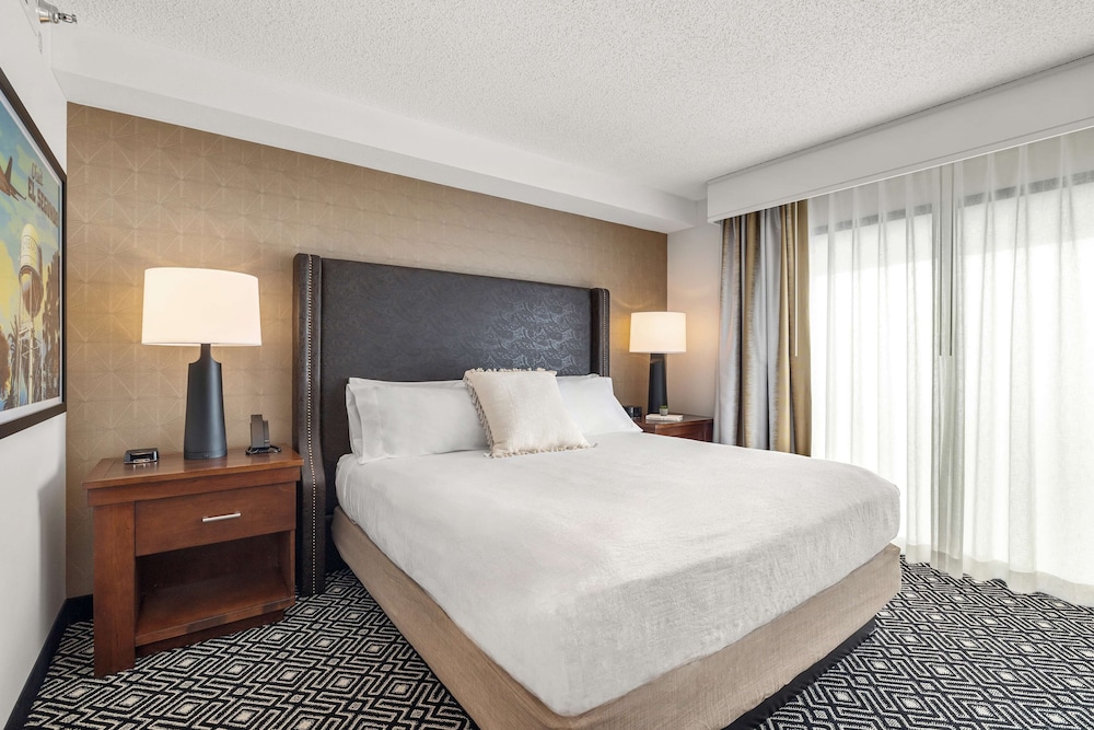 Embassy Suites by Hilton Los Angeles LAX South El Segundo - photo 10