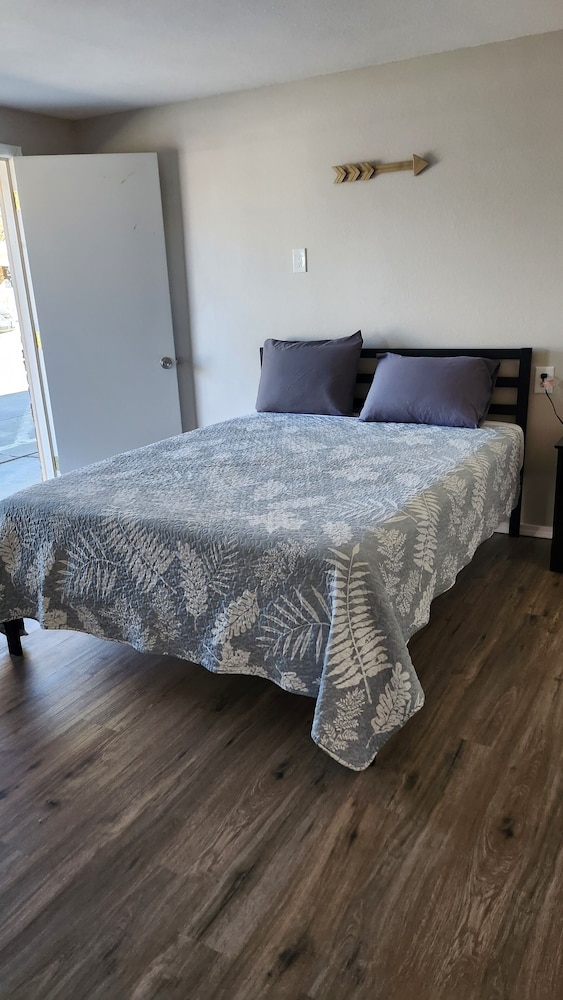 Golden Arrow Motel - photo 17