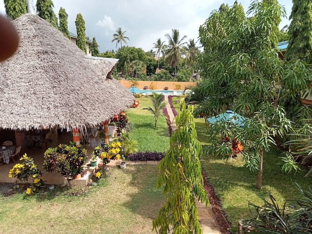 Modern South Hotel — Mombasa