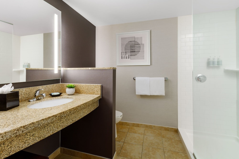 Courtyard by Marriott Keene Downtown - photo 21