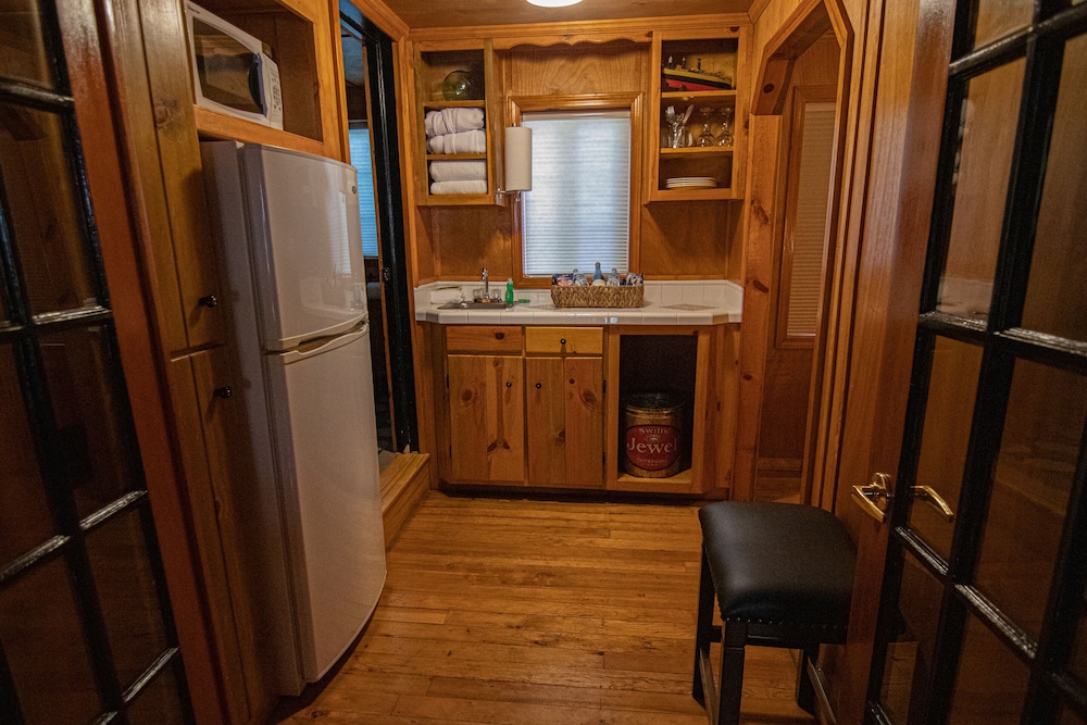 Anchor Inn Resort - photo 33