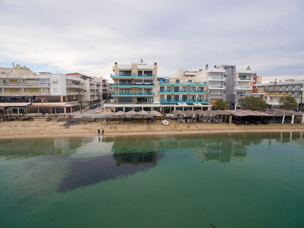 Aigli Hotel - carbon neutral hotel in Peraia