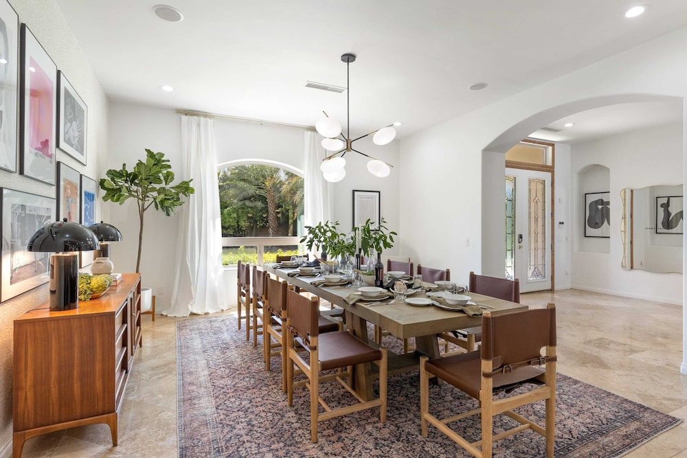 The Date Palm Estate by Avantstay Expansive Estate w Game Room Backyard Oasis w Pool & Spa - photo 15