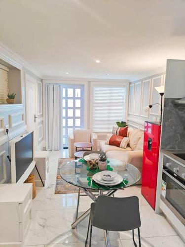 Blessed Luxury Cottage into Nature in Sandton Apartment in Sandton — 4-Star Luxury Hotel in Johannesburg, South Africa