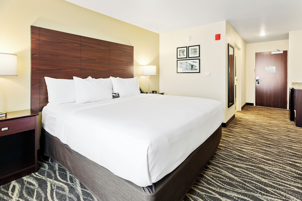 Cobblestone Hotel & Suites Wickenburg - photo 32