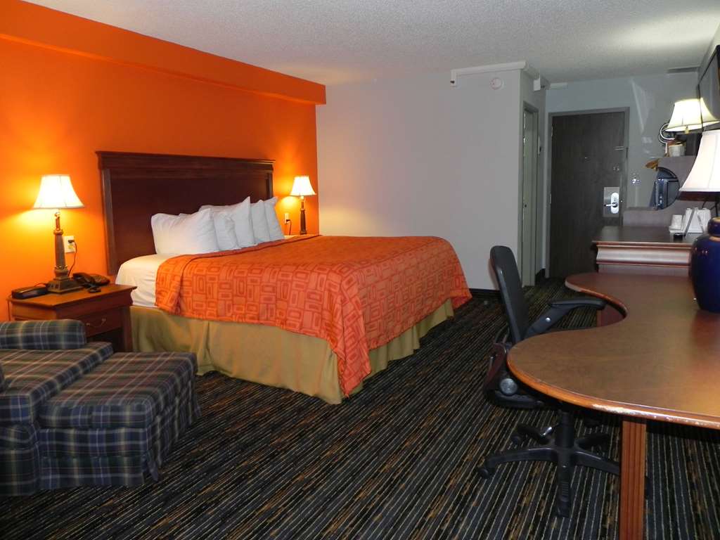 Howard Johnson by Wyndham Lexington - photo 10