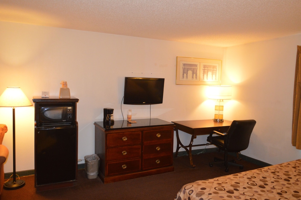 American Elite Inn - photo 21