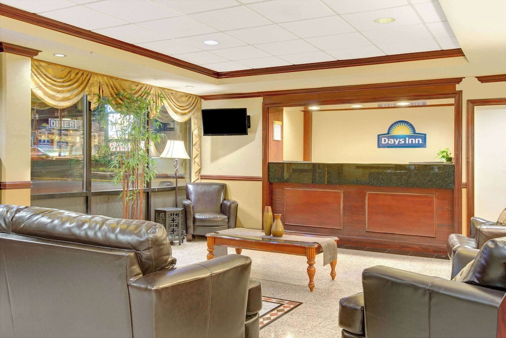Days Inn by Wyndham Towson - photo 2