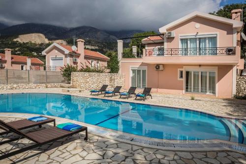 Delightful Kefalonia Villa 3 Bedrooms Villa Mare Blue Private Pool — 4-Star Luxury Hotel in Valsamata, Greece