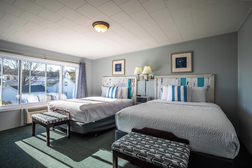 Beachfront Inn - photo 48