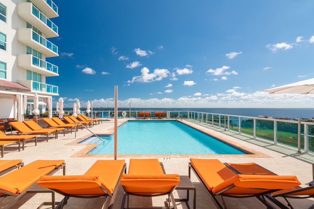 Million Dollar Ocean View Luxury Studio w Balcony FREE PARKING - photo 10
