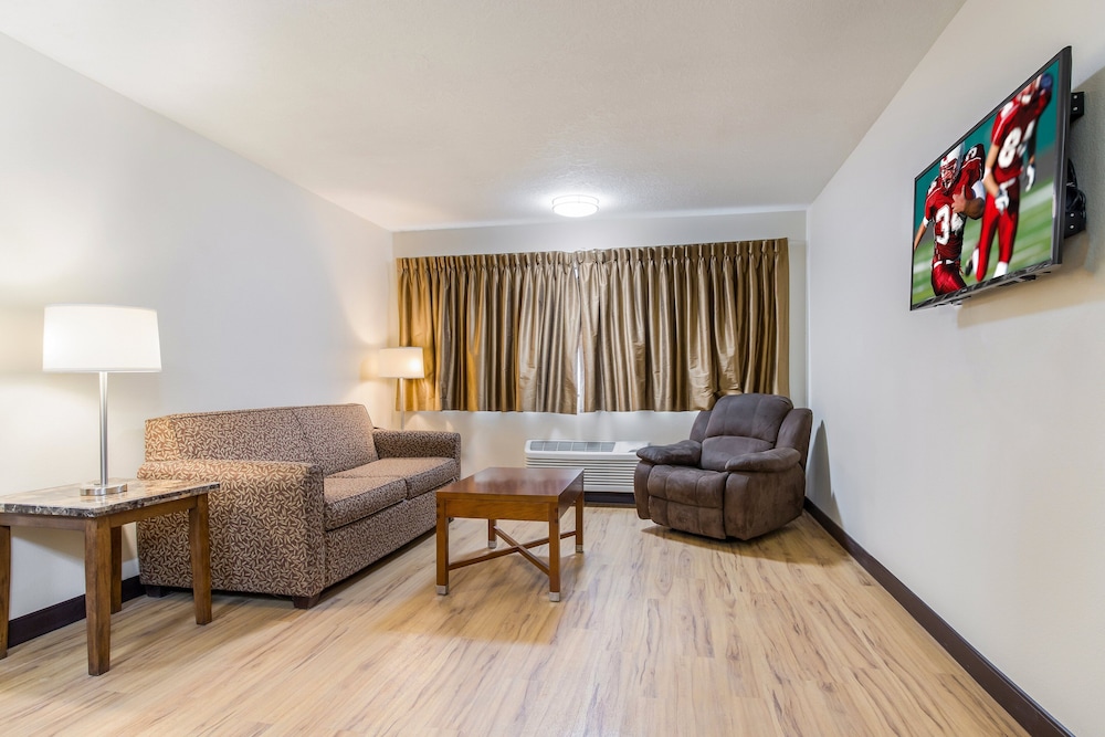 Red Roof Inn Albuquerque Midtown - photo 17