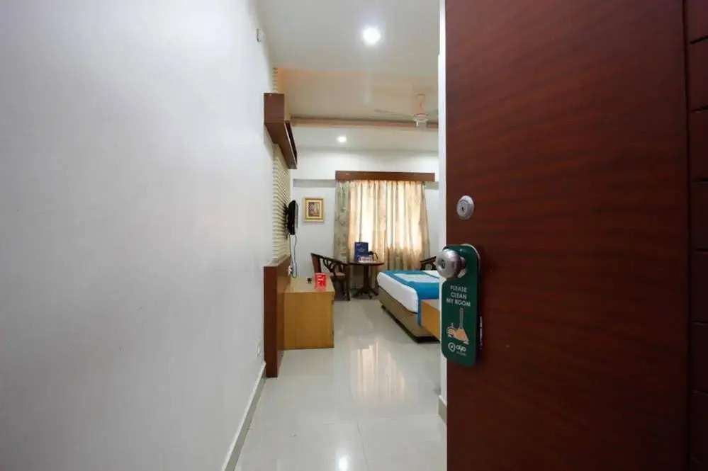 OYO Rooms Ambedkar Circle Hanamkonda in Warangal, India