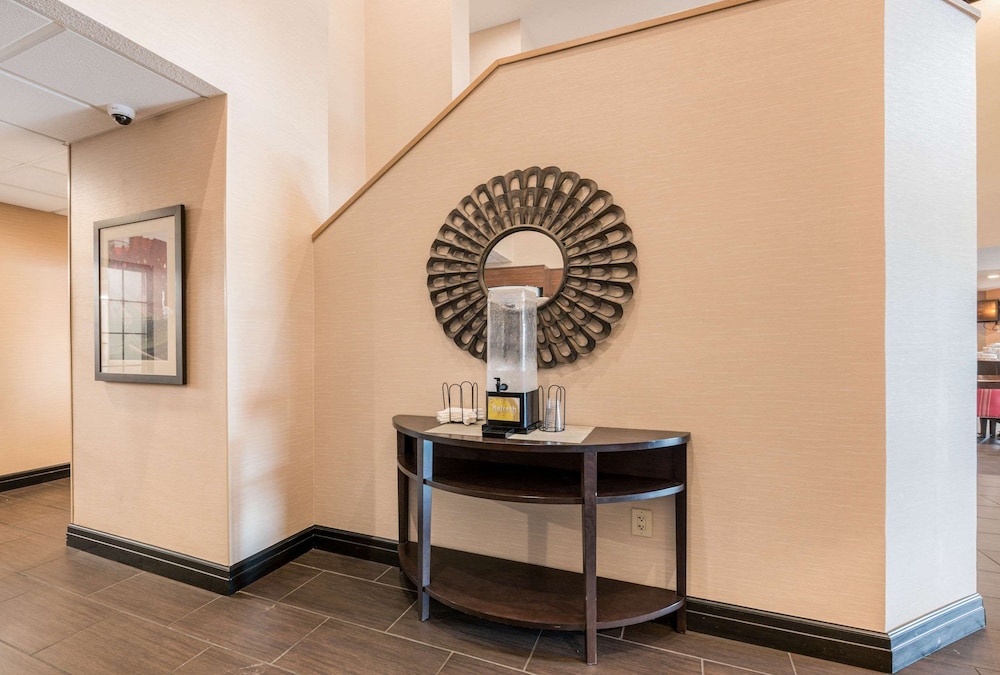 Comfort Suites Monroe - photo 10