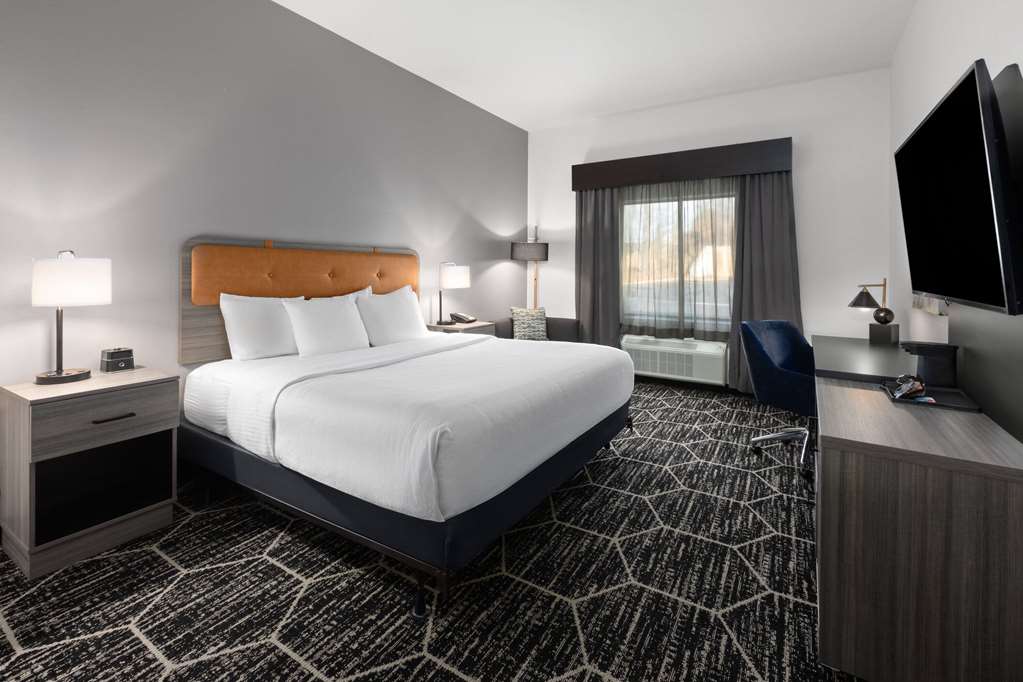 La Quinta Inn & Suites by Wyndham Meridian - photo 18
