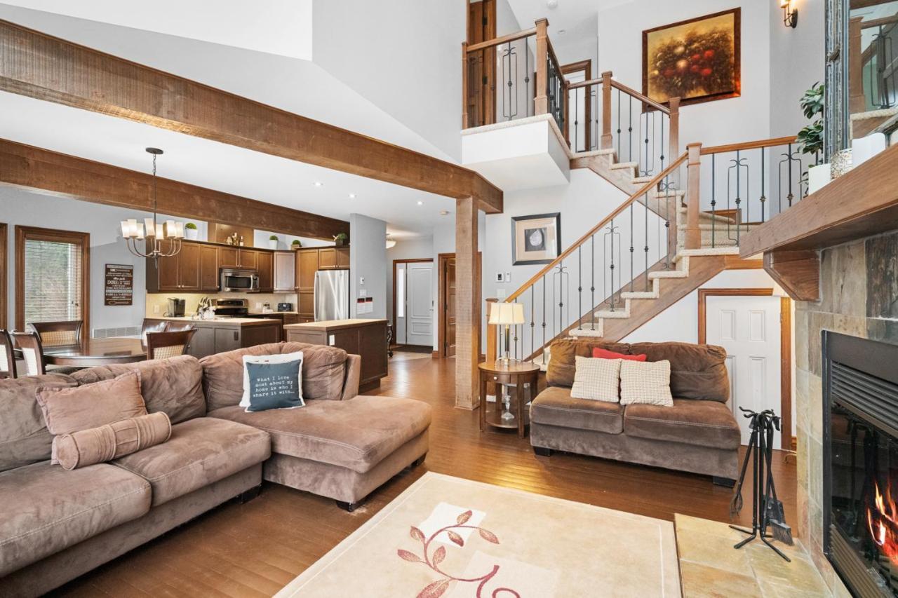 Townhouse On The Golf La Bte 10min To Tremblant — 4-Star Luxury Hotel in Mont-Tremblant, Canada