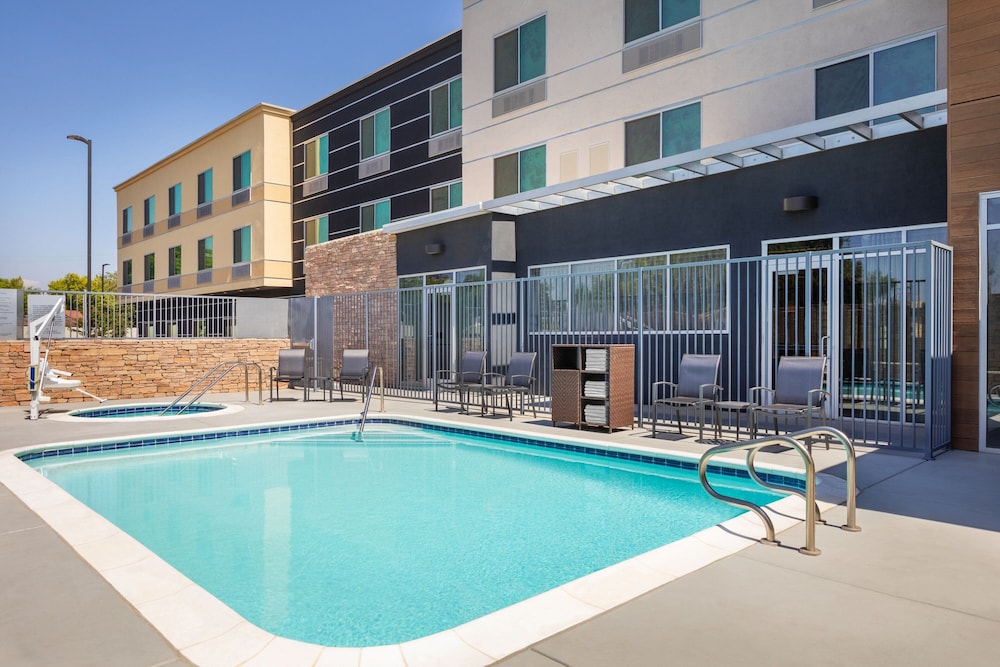 Fairfield Inn & Suites by Marriott Fresno North Shaw Avenue - photo 14