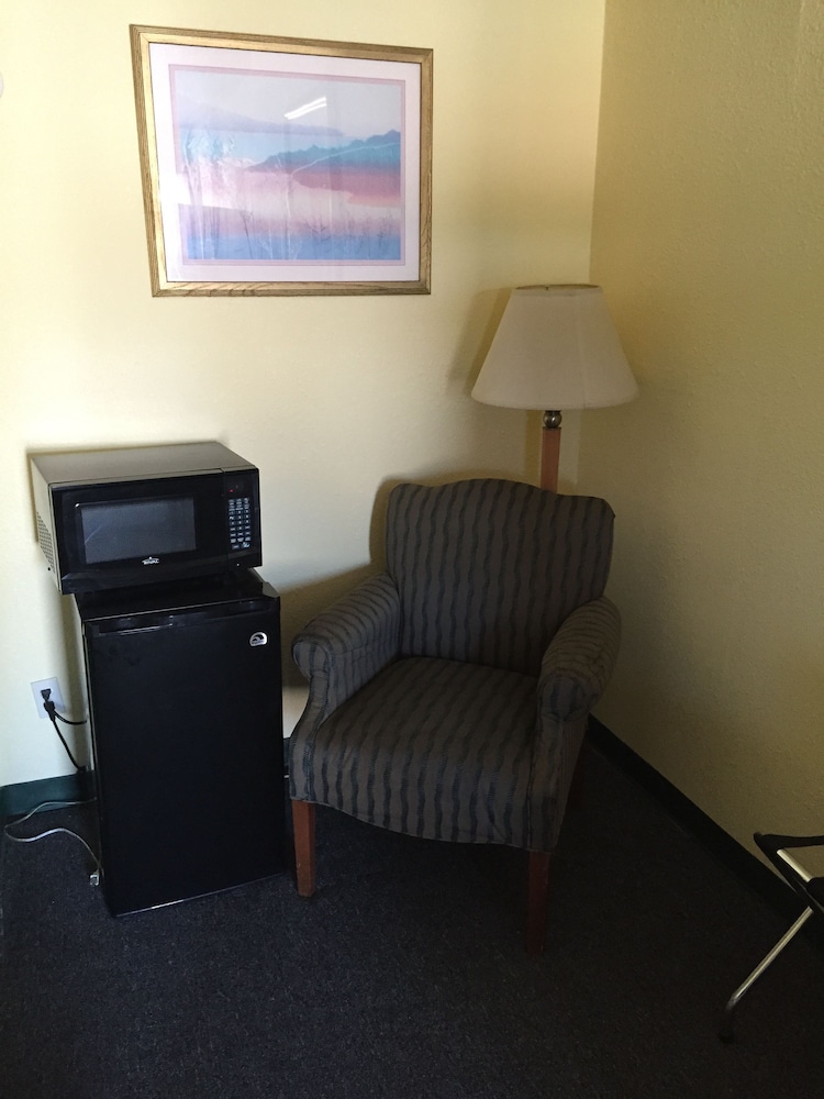 Park Hill Inn and Suites - photo 9