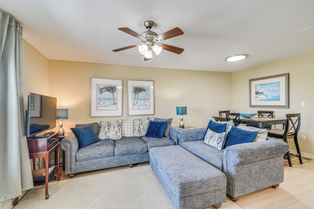 Gulf Shores Gem: Walk to Beach 8 Mi to The Wharf — 4-Star Luxury Hotel in Gulf Shores, United States