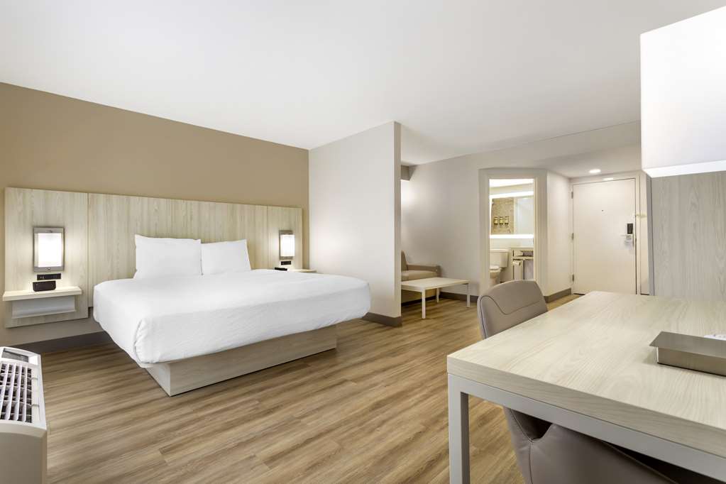 Best Western Plus Sugar Land Stafford - photo 19