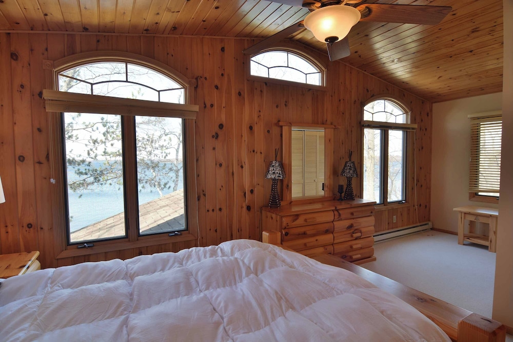 Sunset Shores Retreat - photo 8