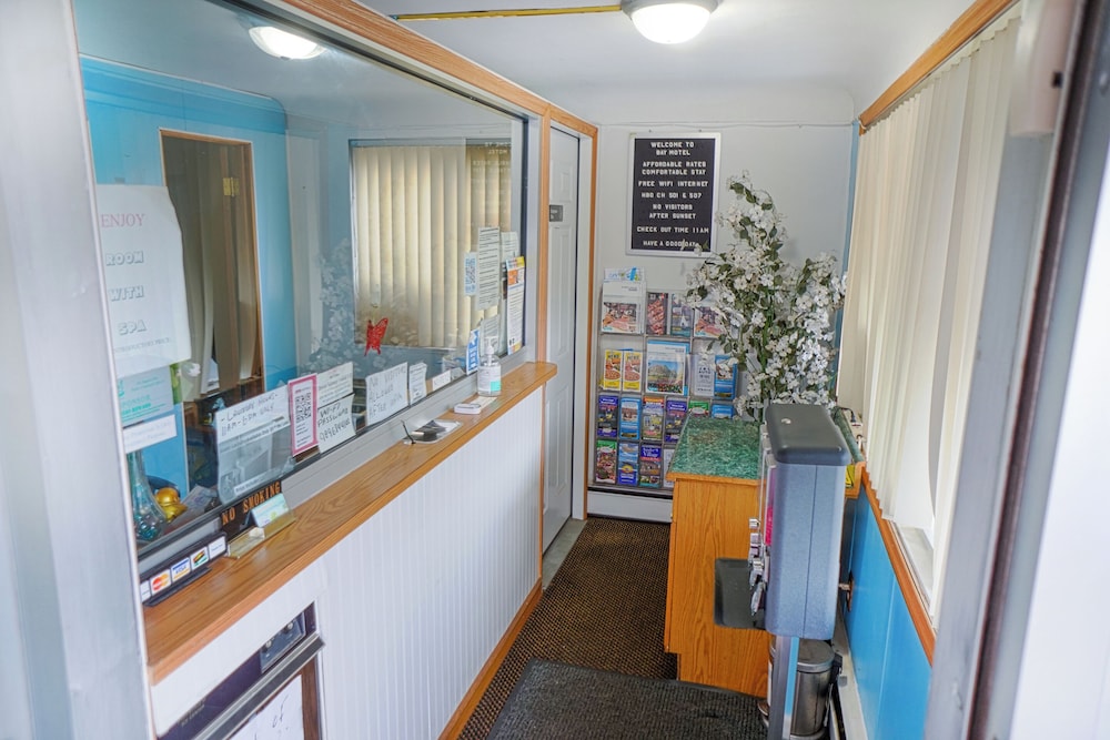 Bay Motel By Oyo Bay City - photo 3