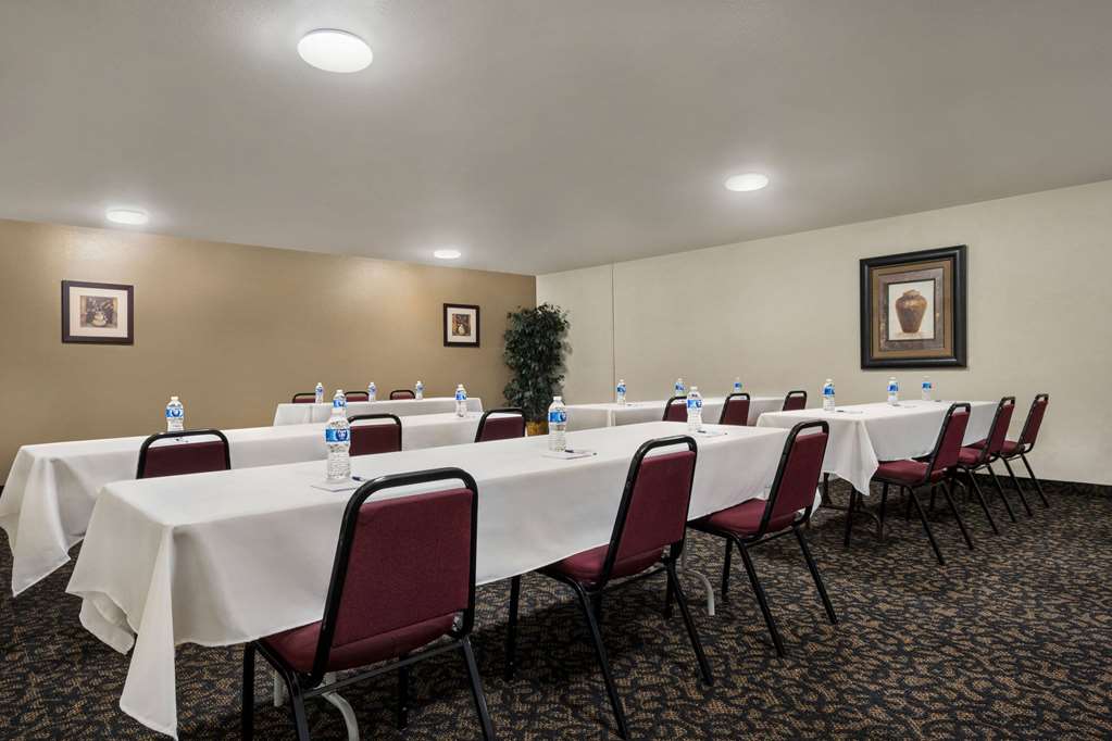 Baymont by Wyndham Hearne - photo 40