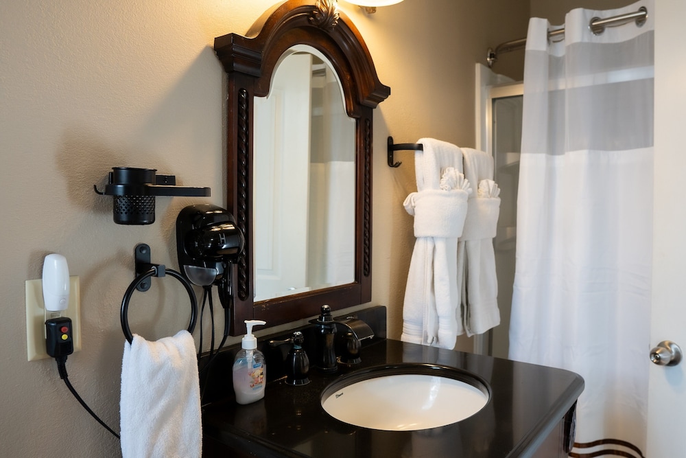 Oaak Tree Hotel - photo 216