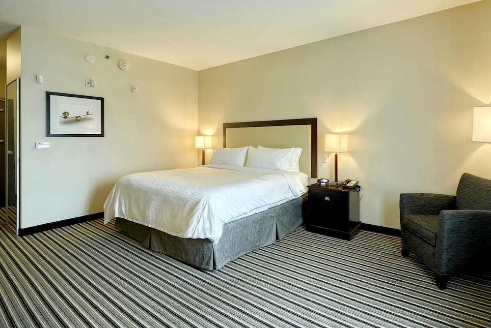 Holiday Inn Express Hotel & Suites Batavia Darien Lake by IHG - photo 14