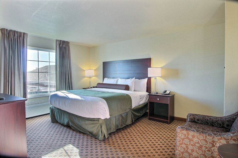 Cobblestone Hotel & Suites Beulah - photo 8
