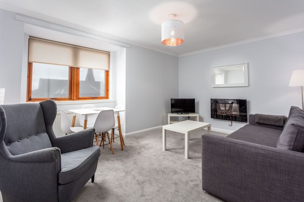Prestwick Central Donnini Apartment — 4-Star Luxury Hotel in Prestwick, United Kingdom